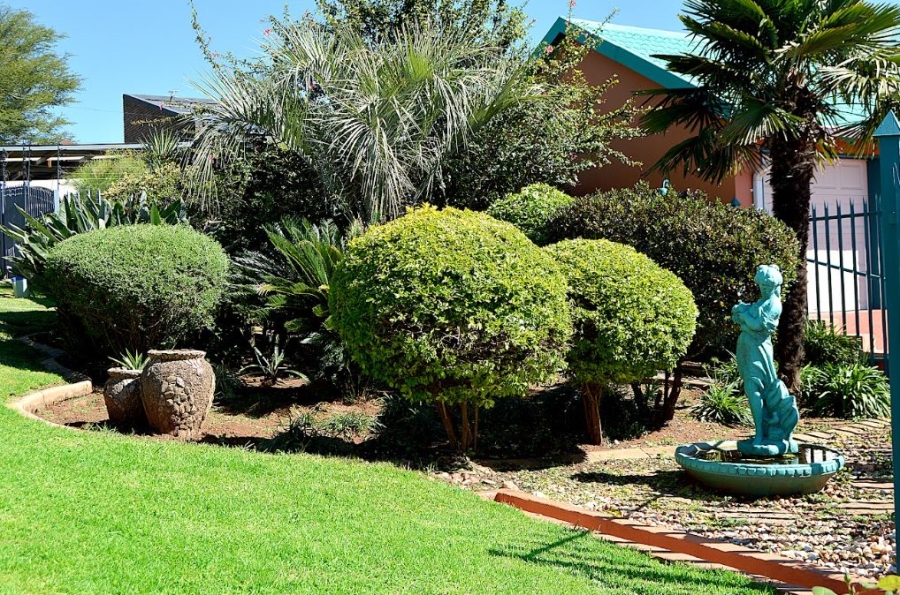 4 Bedroom Property for Sale in Rant En Dal Gauteng