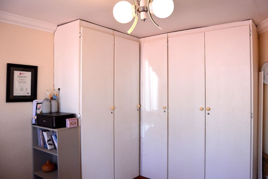 4 Bedroom Property for Sale in Rant En Dal Gauteng