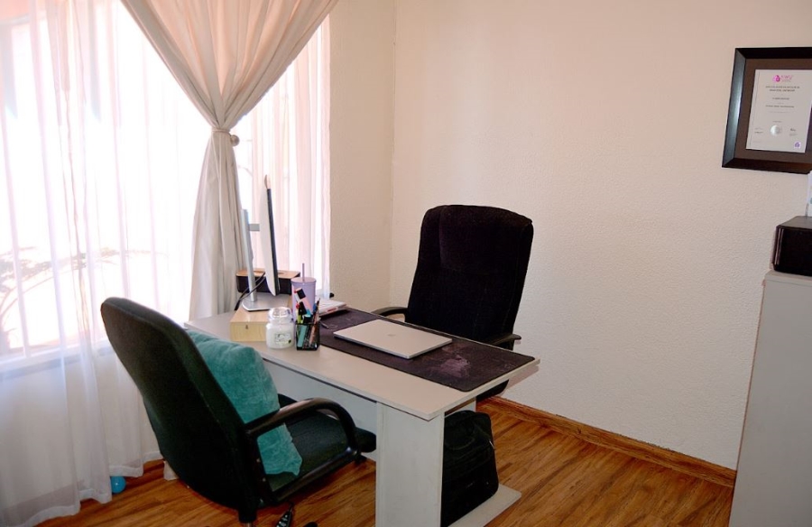 4 Bedroom Property for Sale in Rant En Dal Gauteng