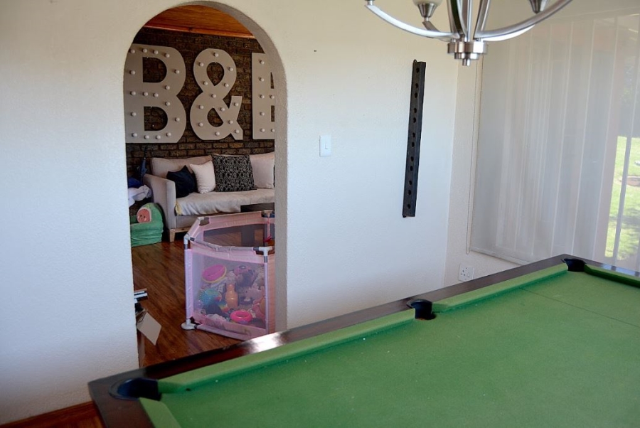 4 Bedroom Property for Sale in Rant En Dal Gauteng