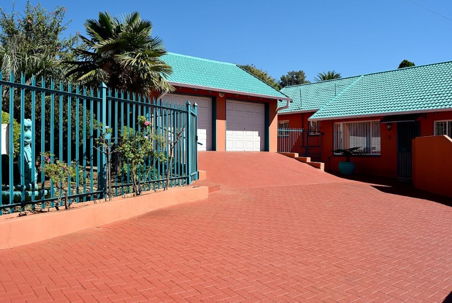 4 Bedroom Property for Sale in Rant En Dal Gauteng