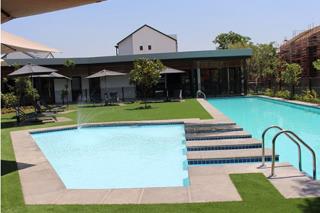 1 Bedroom Property for Sale in Crowthorne AH Gauteng
