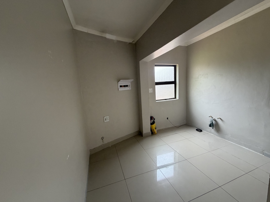 To Let Commercial Property for Rent in Raslouw Gauteng