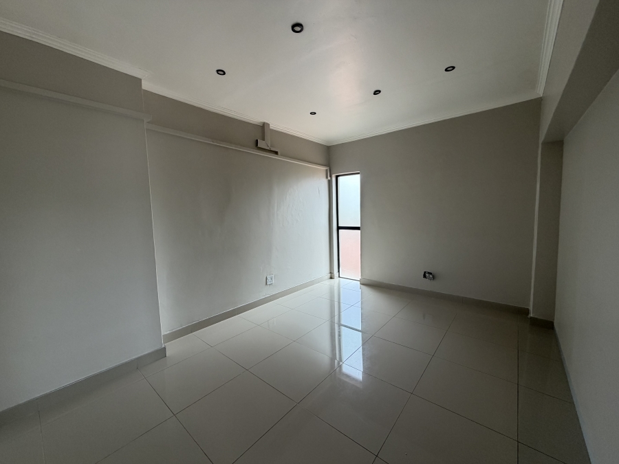To Let Commercial Property for Rent in Raslouw Gauteng