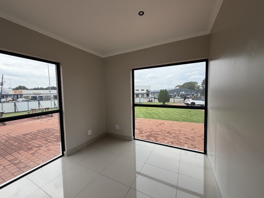 To Let Commercial Property for Rent in Raslouw Gauteng