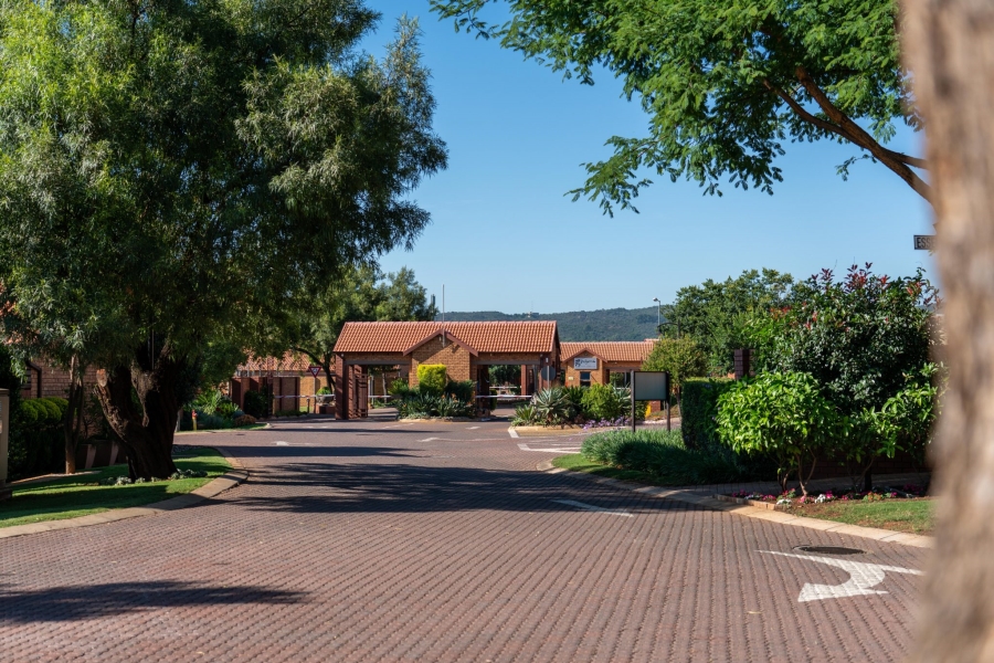 2 Bedroom Property for Sale in Die Wilgers Gauteng