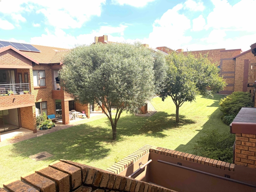 2 Bedroom Property for Sale in Die Wilgers Gauteng