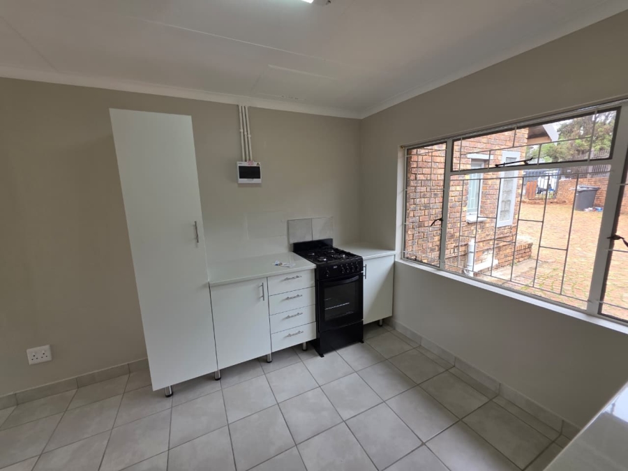 To Let 1 Bedroom Property for Rent in Rooihuiskraal Gauteng