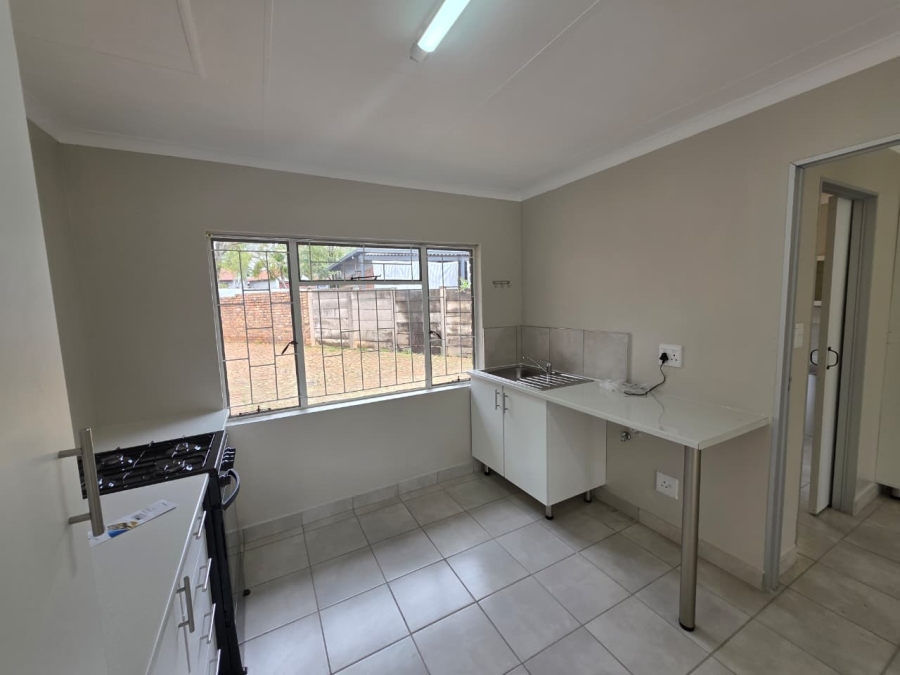 To Let 1 Bedroom Property for Rent in Rooihuiskraal Gauteng