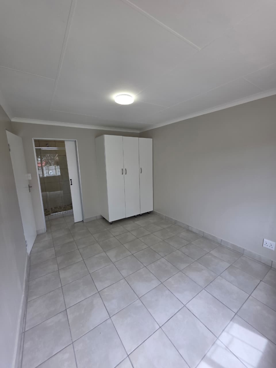 To Let 1 Bedroom Property for Rent in Rooihuiskraal Gauteng