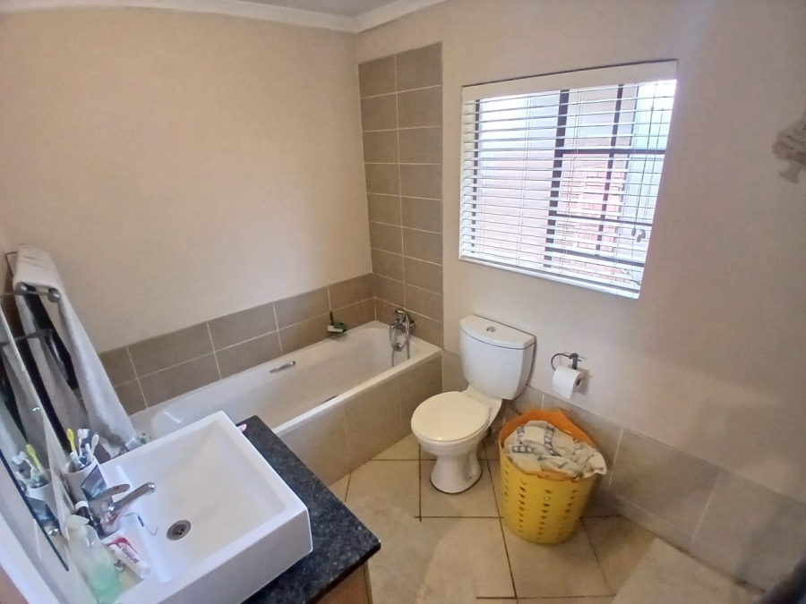 3 Bedroom Property for Sale in Equestria Gauteng