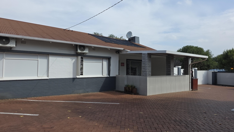8 Bedroom Property for Sale in Clubview Gauteng