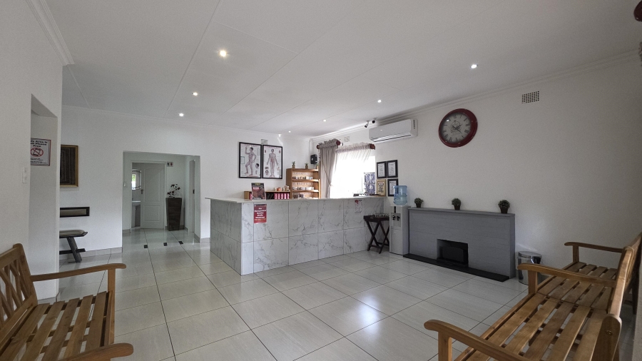 8 Bedroom Property for Sale in Clubview Gauteng