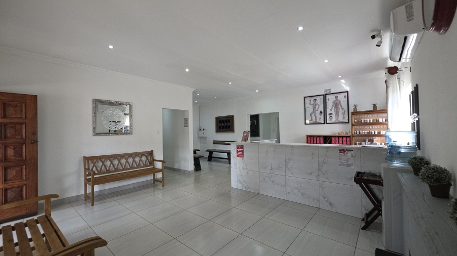 8 Bedroom Property for Sale in Clubview Gauteng