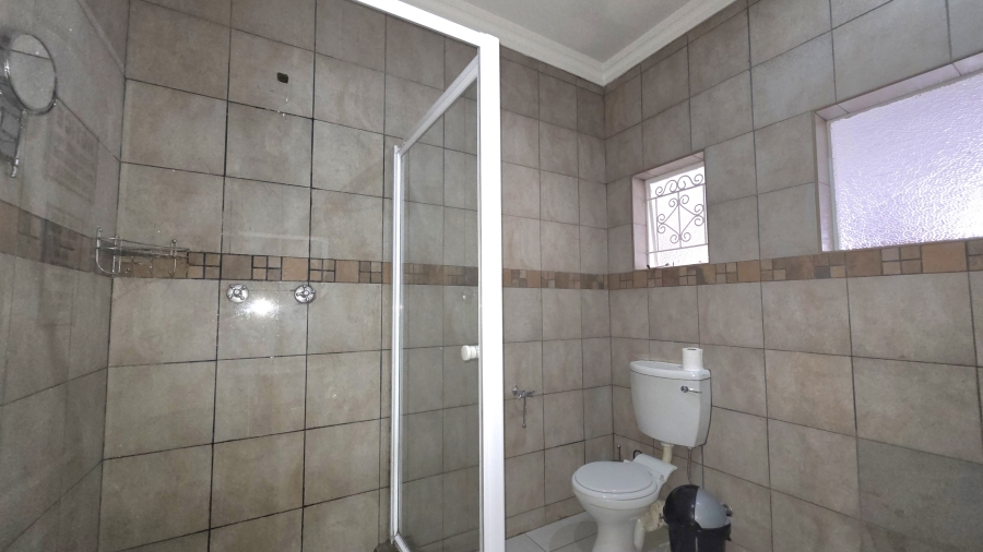 8 Bedroom Property for Sale in Clubview Gauteng