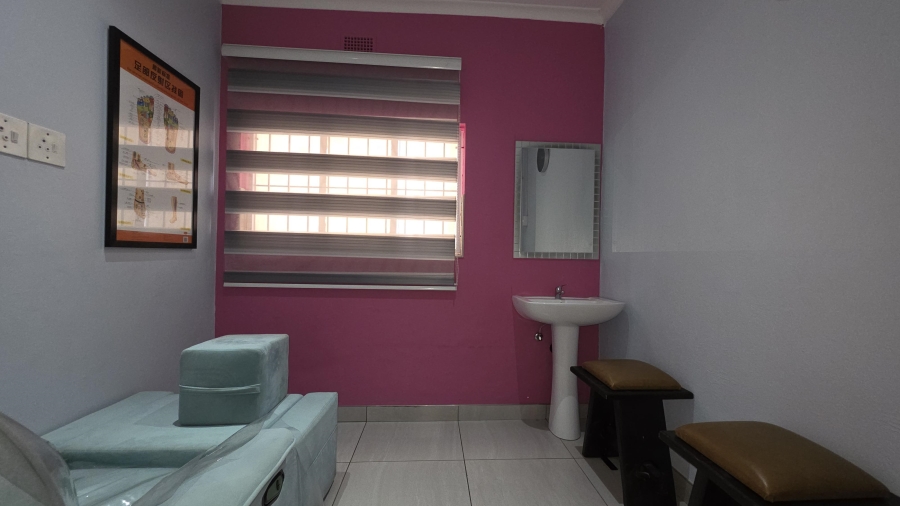 8 Bedroom Property for Sale in Clubview Gauteng