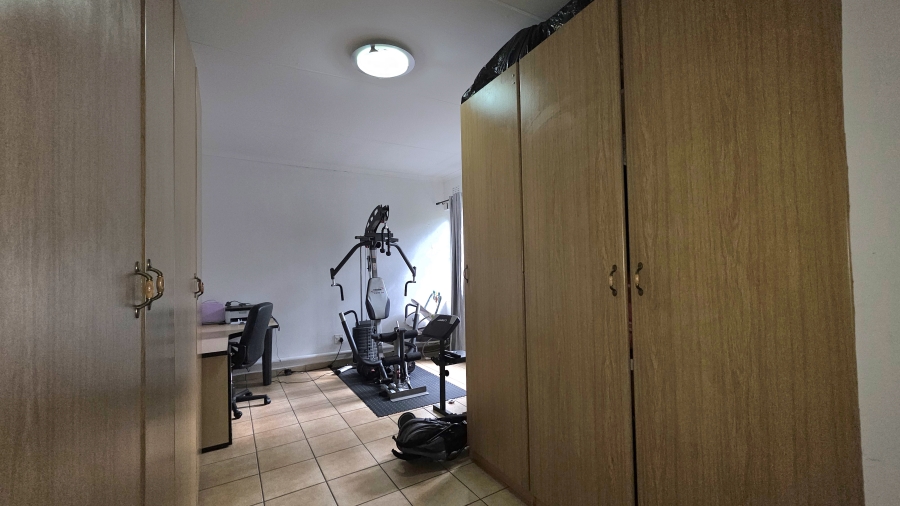 8 Bedroom Property for Sale in Clubview Gauteng