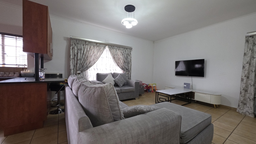 8 Bedroom Property for Sale in Clubview Gauteng