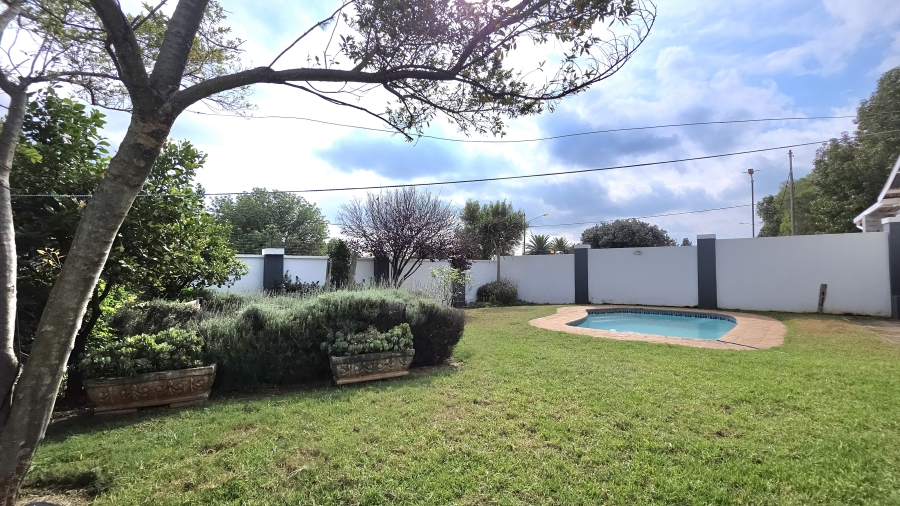 8 Bedroom Property for Sale in Clubview Gauteng