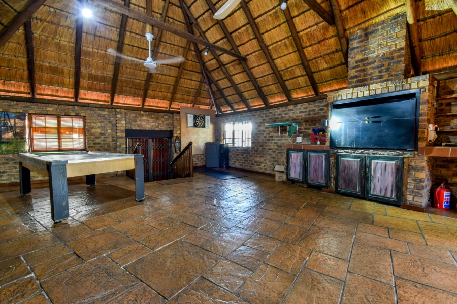 4 Bedroom Property for Sale in Faerie Glen Gauteng