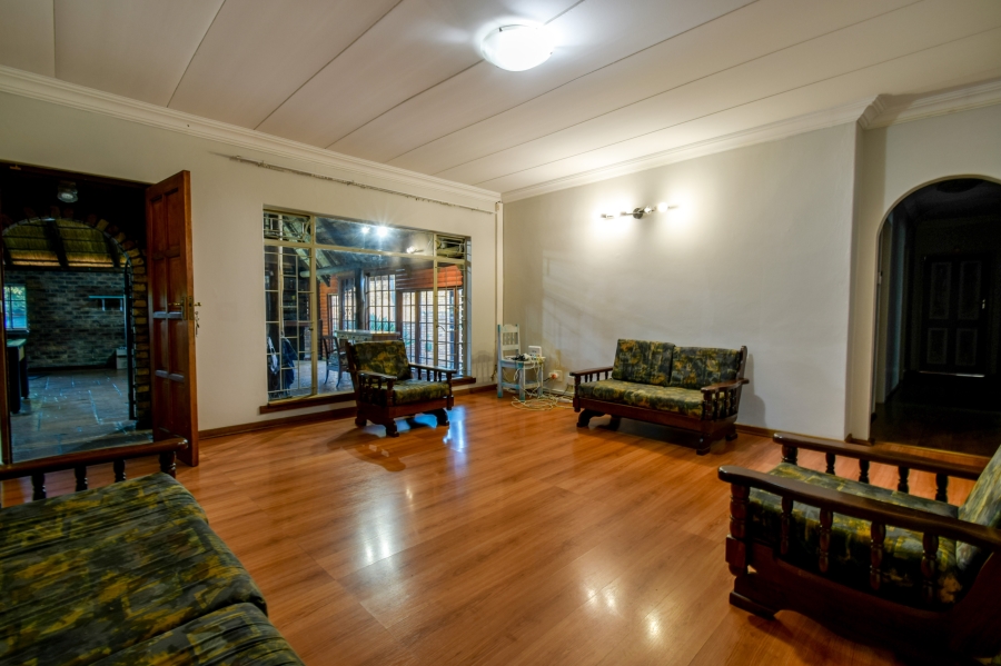 4 Bedroom Property for Sale in Faerie Glen Gauteng