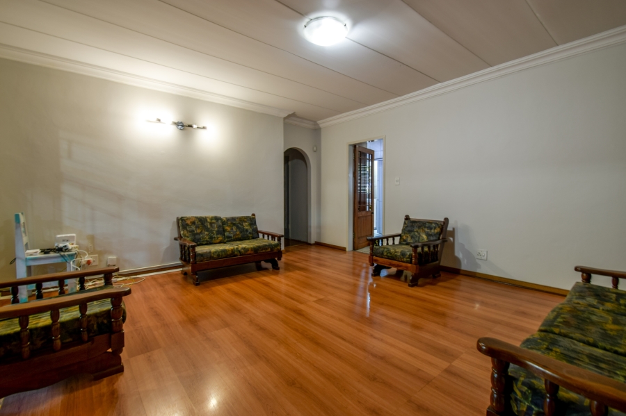 4 Bedroom Property for Sale in Faerie Glen Gauteng