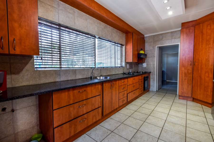 4 Bedroom Property for Sale in Faerie Glen Gauteng