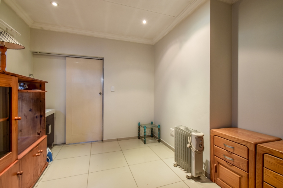 4 Bedroom Property for Sale in Faerie Glen Gauteng
