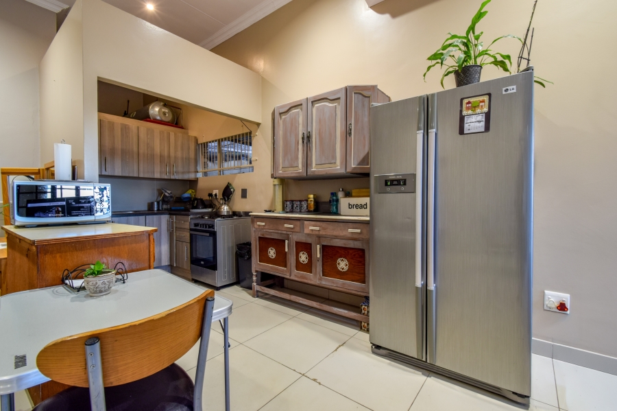 4 Bedroom Property for Sale in Faerie Glen Gauteng