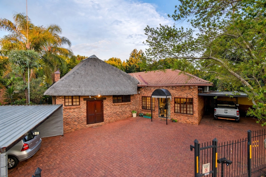 4 Bedroom Property for Sale in Faerie Glen Gauteng