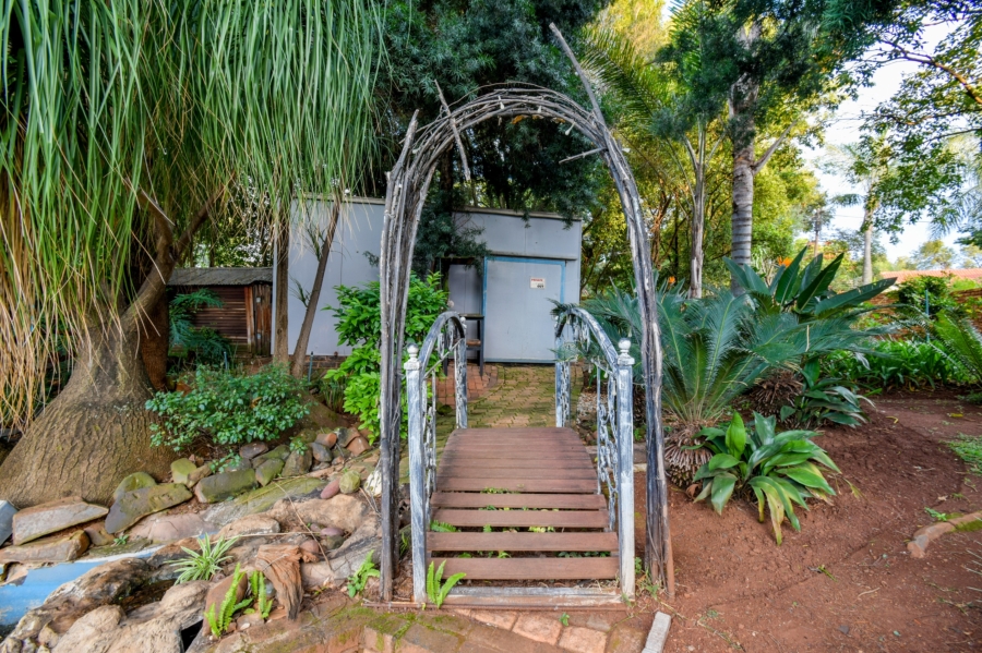 4 Bedroom Property for Sale in Faerie Glen Gauteng
