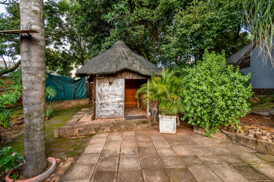 4 Bedroom Property for Sale in Faerie Glen Gauteng