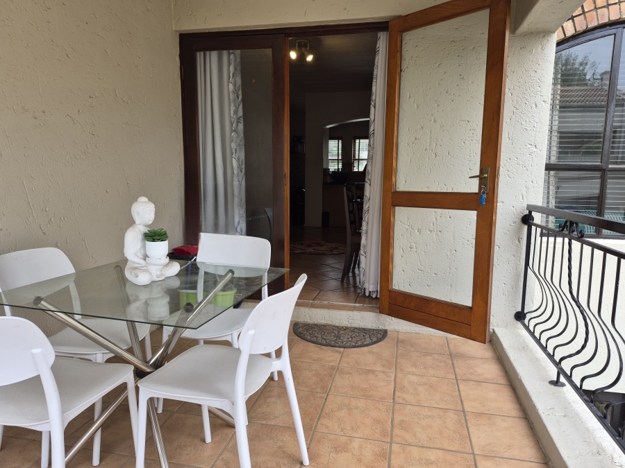 1 Bedroom Property for Sale in Waverley Gauteng