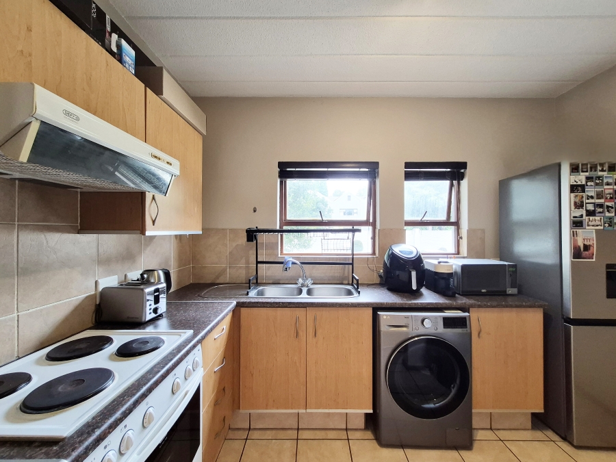 1 Bedroom Property for Sale in Waverley Gauteng