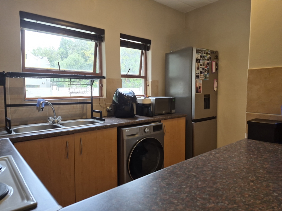To Let 1 Bedroom Property for Rent in Waverley Gauteng