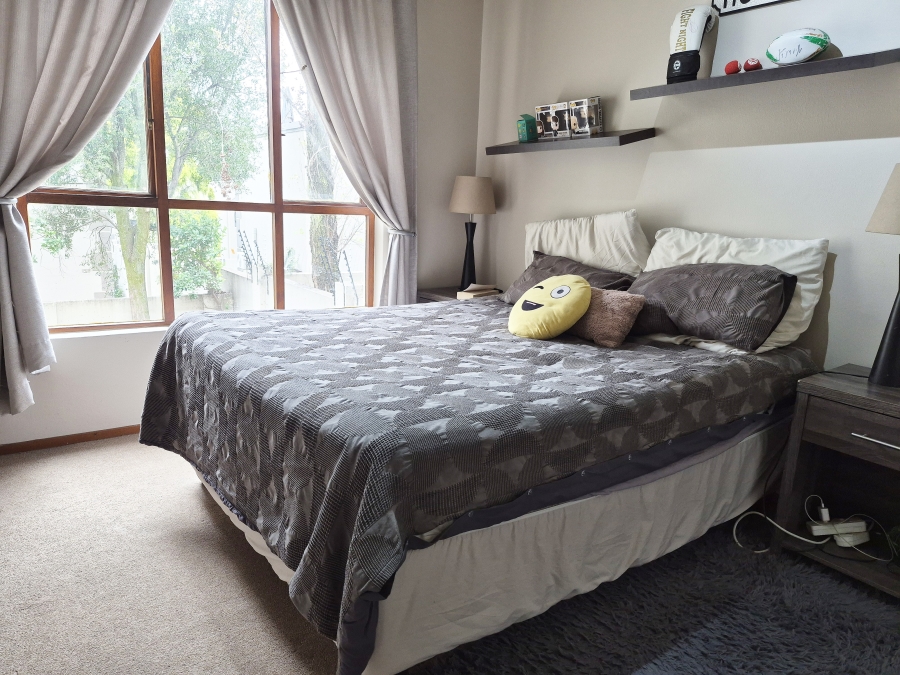 To Let 1 Bedroom Property for Rent in Waverley Gauteng