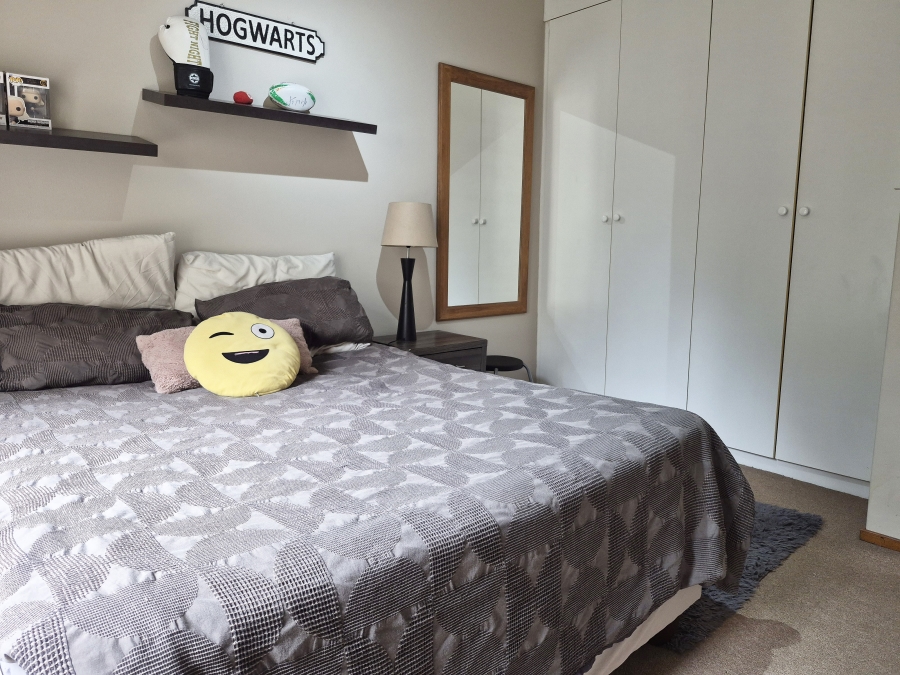To Let 1 Bedroom Property for Rent in Waverley Gauteng