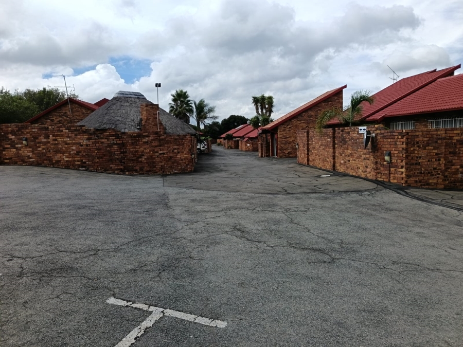 4 Bedroom Property for Sale in South Crest Gauteng