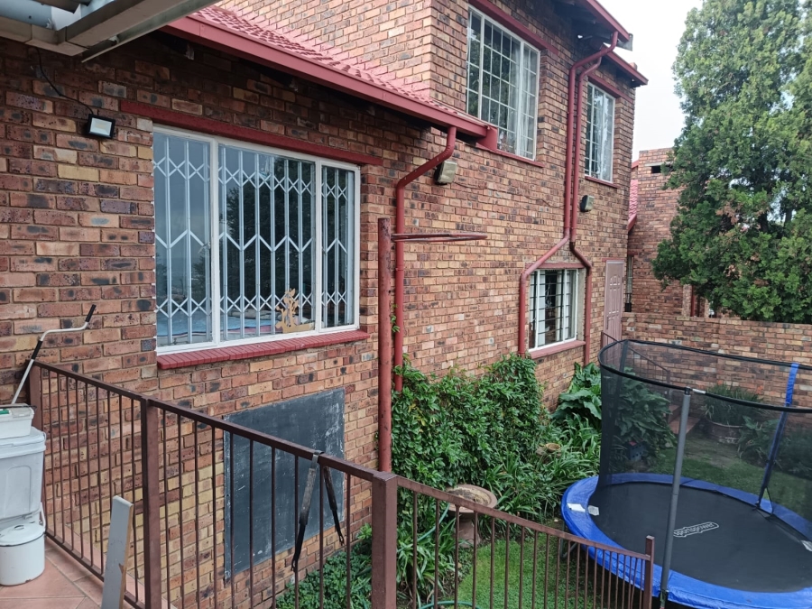 4 Bedroom Property for Sale in South Crest Gauteng