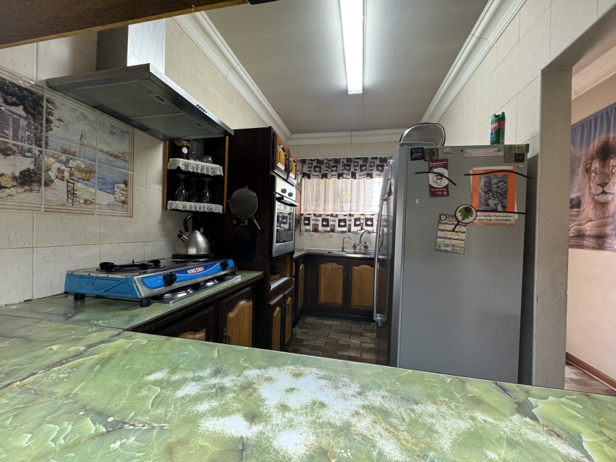 2 Bedroom Property for Sale in South Crest Gauteng