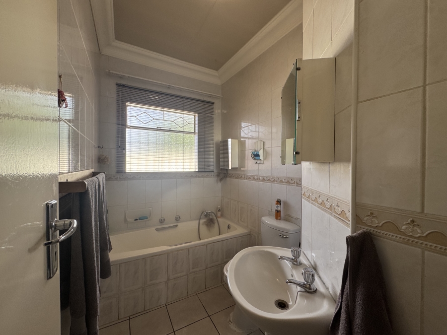 2 Bedroom Property for Sale in South Crest Gauteng