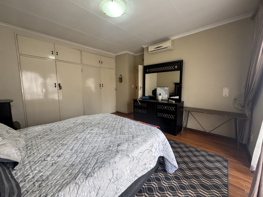 2 Bedroom Property for Sale in South Crest Gauteng