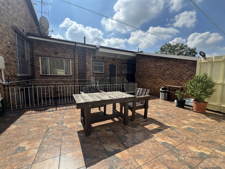 2 Bedroom Property for Sale in South Crest Gauteng