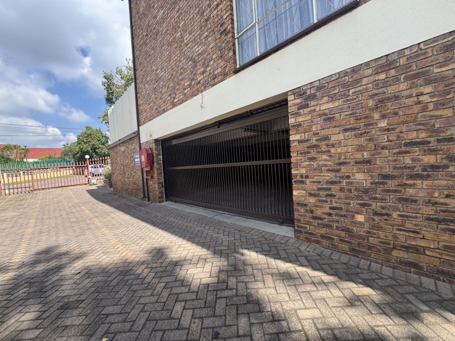 2 Bedroom Property for Sale in South Crest Gauteng