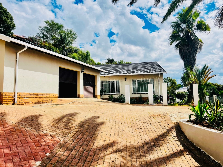 4 Bedroom Property for Sale in Roodekrans Gauteng