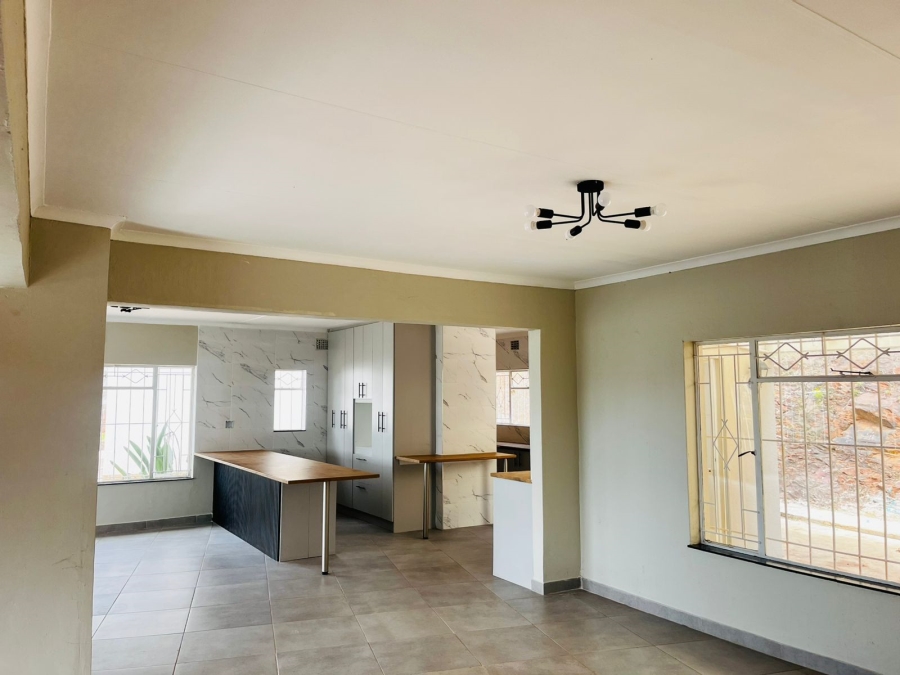 4 Bedroom Property for Sale in Roodekrans Gauteng