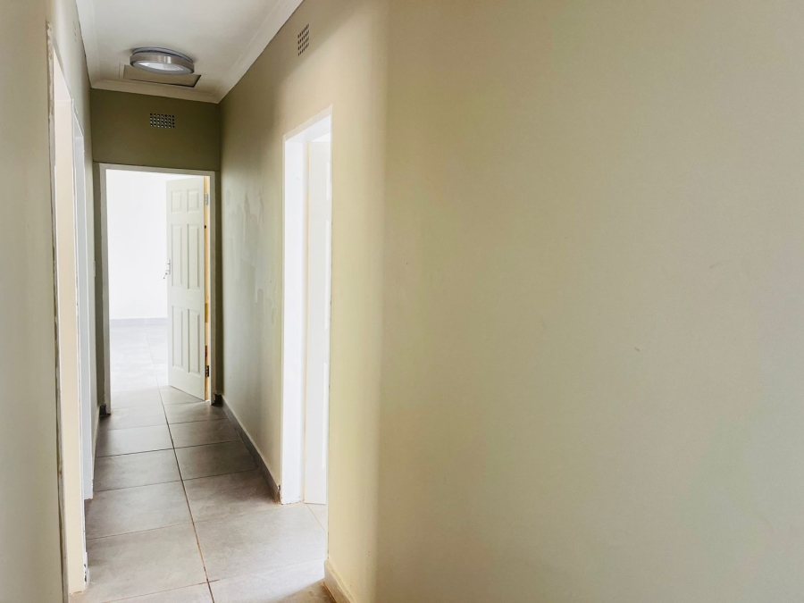 4 Bedroom Property for Sale in Roodekrans Gauteng