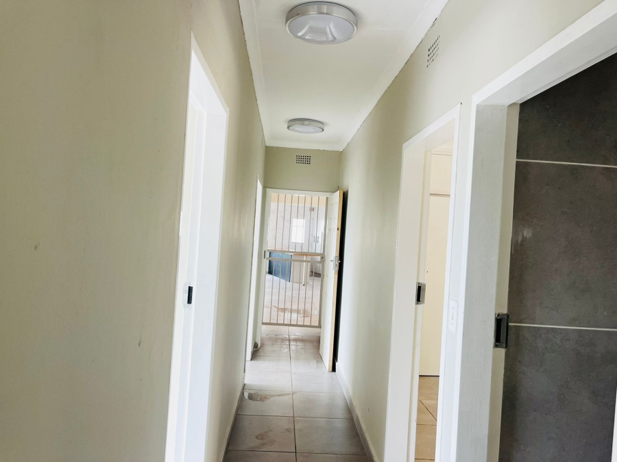 4 Bedroom Property for Sale in Roodekrans Gauteng
