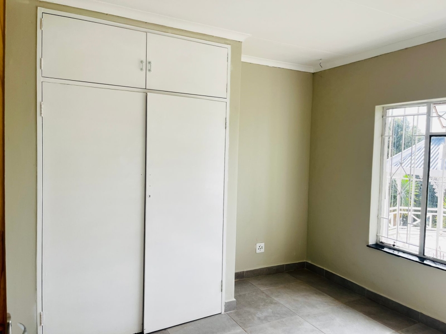 4 Bedroom Property for Sale in Roodekrans Gauteng