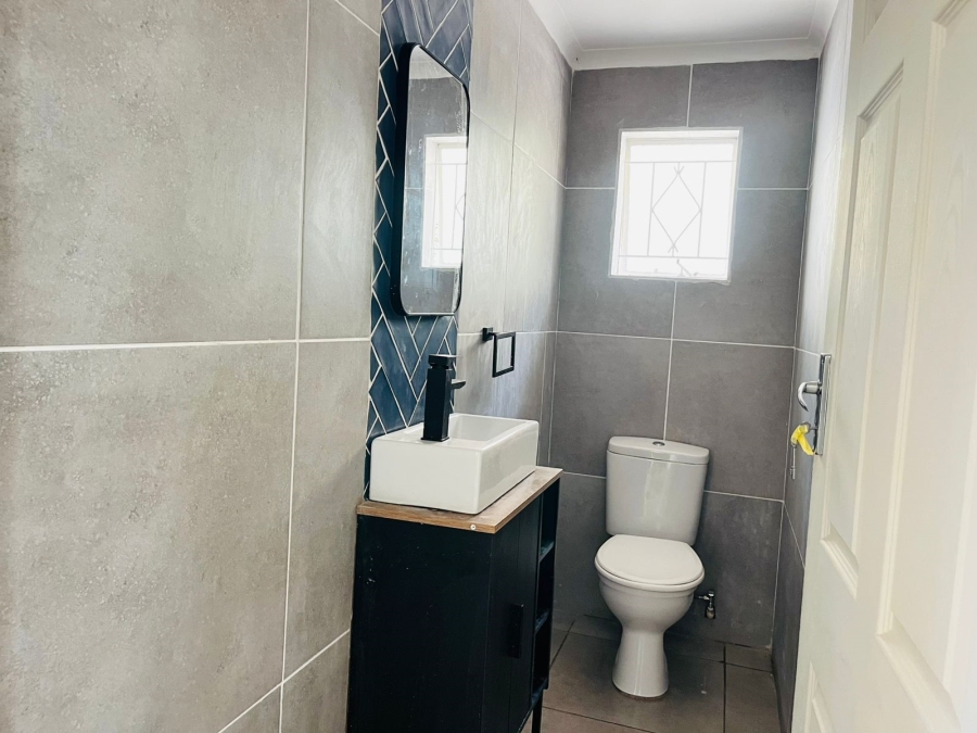 4 Bedroom Property for Sale in Roodekrans Gauteng